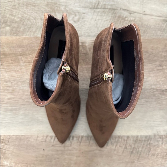 NWOB Steven New York - brown suede bootie with gold tone hardware - Picture 5 of 7